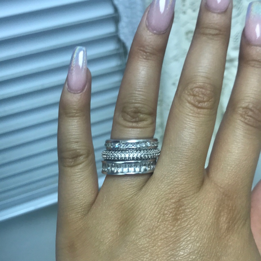 Henri bendel rings